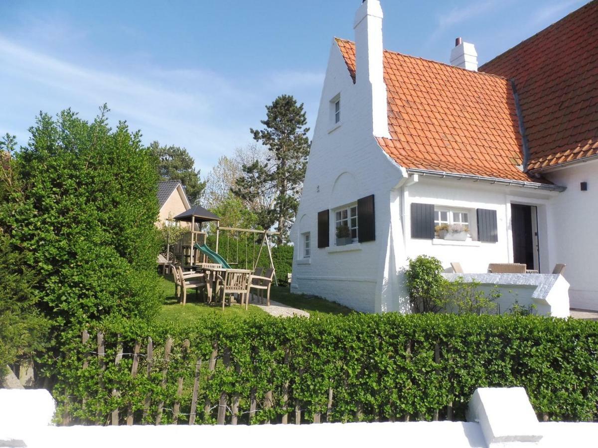 Charme Villa Le Chat Botté Koksijde Esterno foto